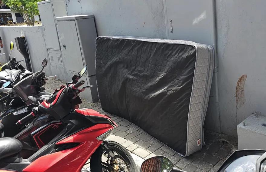 މާލޭގެ މަގުމައްޗަށް ގޮދަޑިއެއް ދޫކޮށްލި ފަރާތެއް ހޯދަނީ