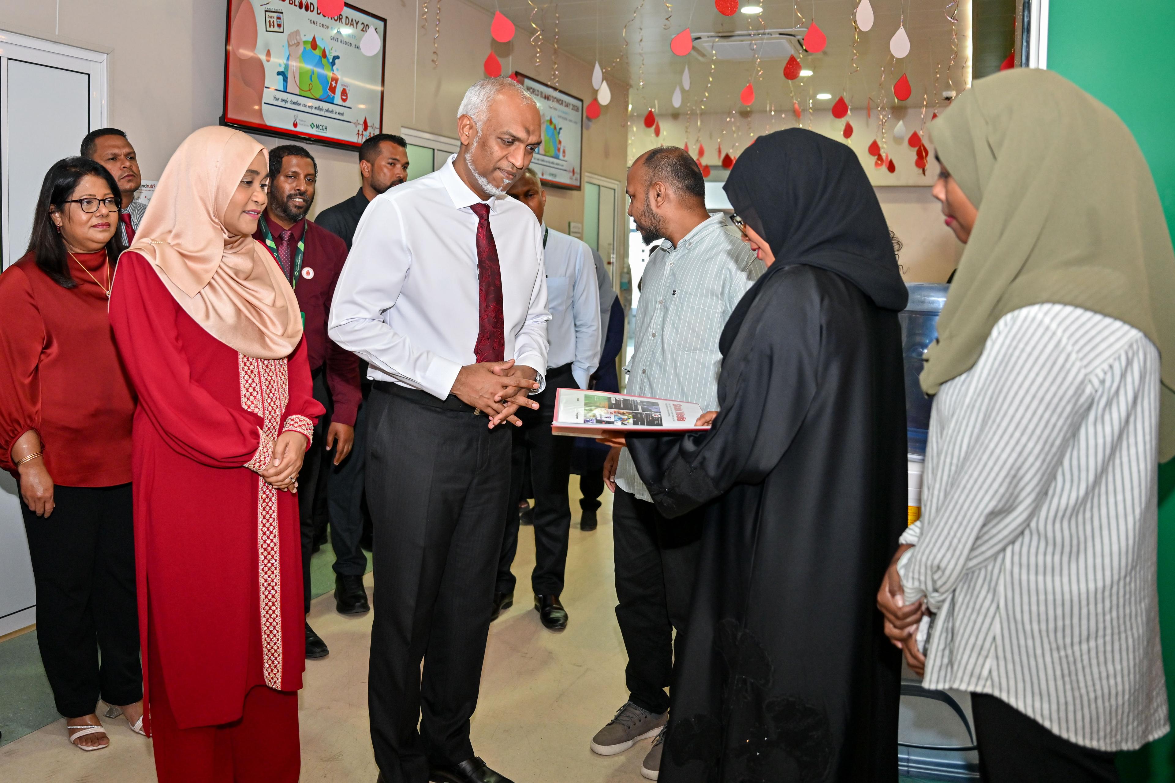 ރައީސްގެ ދެކަނބަލުން، ތެލެސީމިއާ އެންޑް އަދަރ ހީމޮގްލޮބިނޯޕަތީސް ސެންޓަރަށް ޒިޔާރަތްކުރައްވައިފި