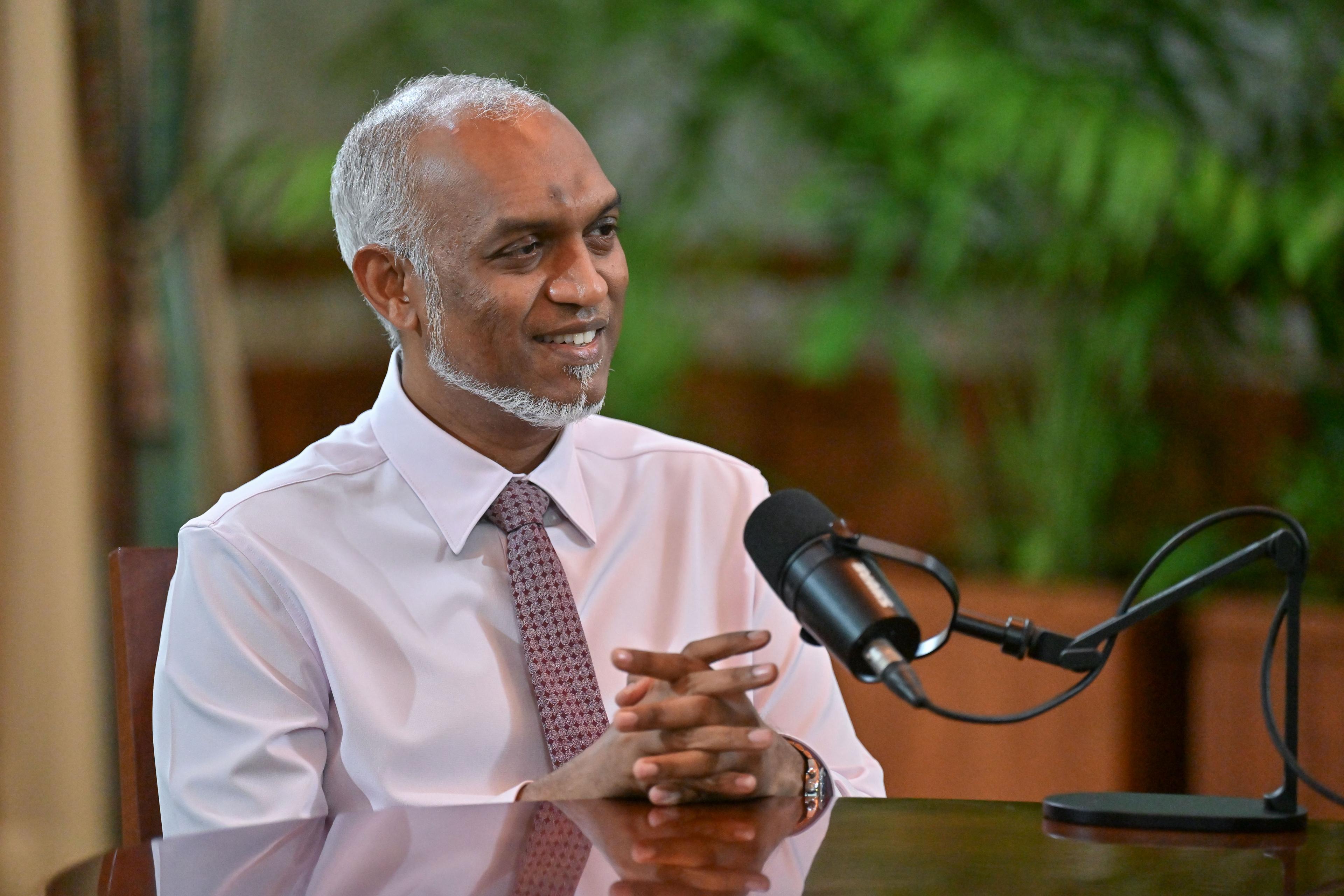 ރައީސުލްޖުމްހޫރިއްޔާ ޑޮކްޓަރ މުޙައްމަދު މުޢިއްޒު