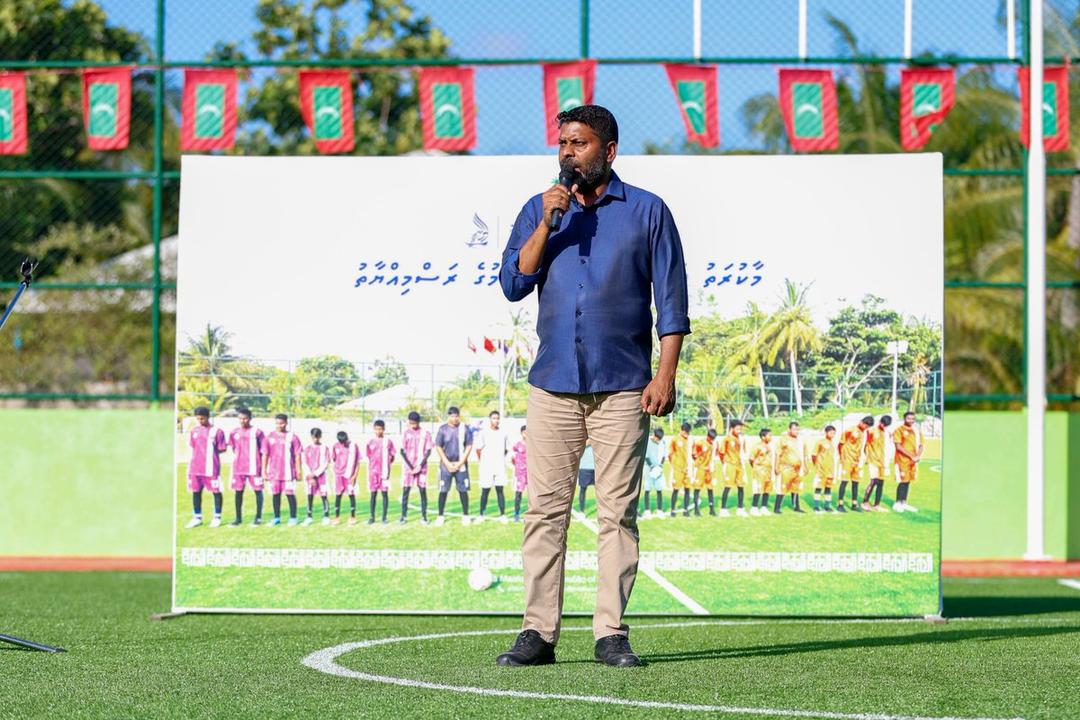މާކުރަތު ރައްޔިތުންގެ އެދުމާ އެއްގޮތަށް ކުޑަދުވަސްކޮޅެއްގެ ތެރޭގައި ރަށަށް ފުޓުބޯޅަ ދަނޑެއް!