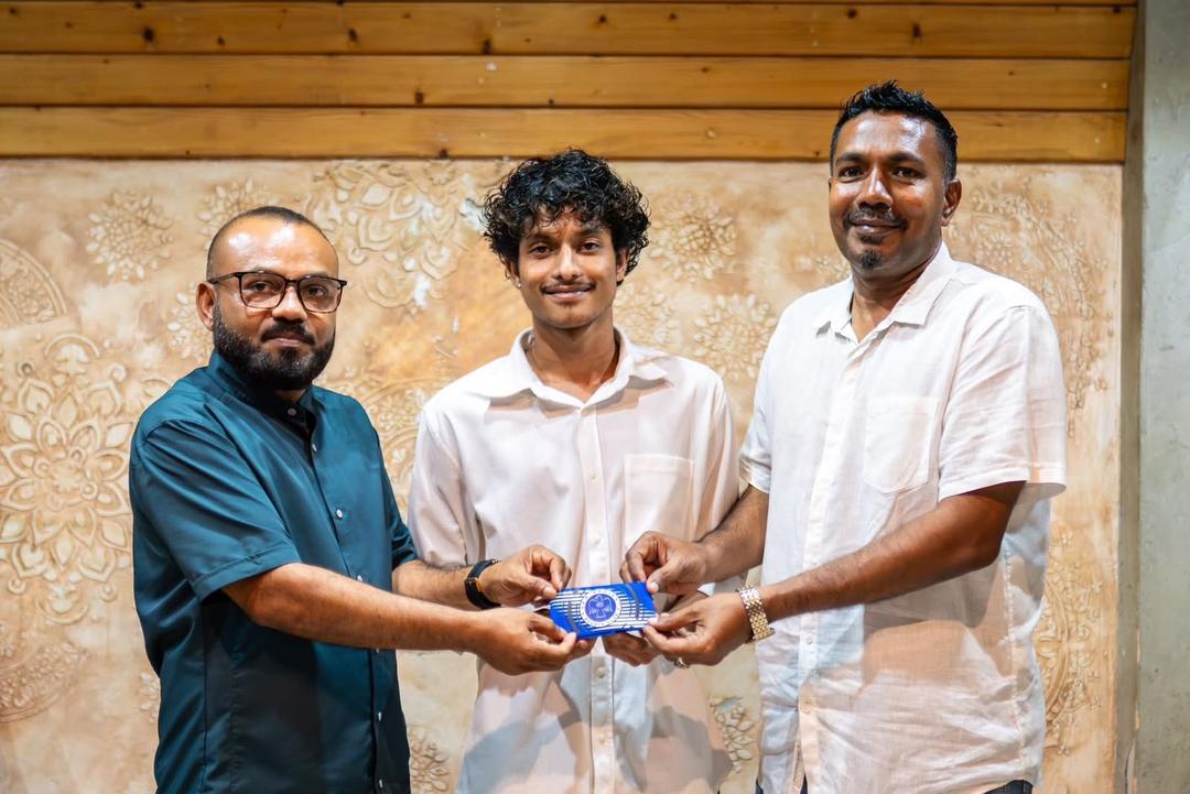އީތަން ޒަކީ ނިއުރޭޑިއަންޓްގެ ޔޫތު ޓީމާ ގުޅިއްޖެ، ކެޕްޓަންކަންވެސް އޭނާއަށް