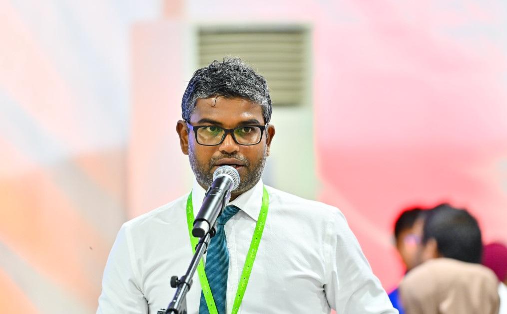 ޕާޓީ ބަދަލުކުރުމުން ވ. ތިނަދޫ ކައުސިލް ރައީސްގެ ގޮނޑިއާ މެދު ގޮތެއް ނިންމަންޖެހިއްޖެ