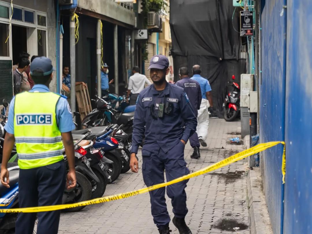 އަނބިމީހާ "ހައްޔަރުކޮށްގެން" ހަށިވިއްކުވި ބިދޭސީއަކު ހައްޔަރު ކޮށްފި!