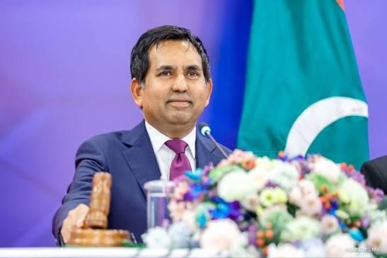 "މި ސަރުކާރުން ވަކި ޕާޓީއަކަށް ނިސްބަތްވާތީ އެއްވެސް މީހަކު ވަޒީފާއިން ވަކިކޮށްފައި ނުވާނެ"