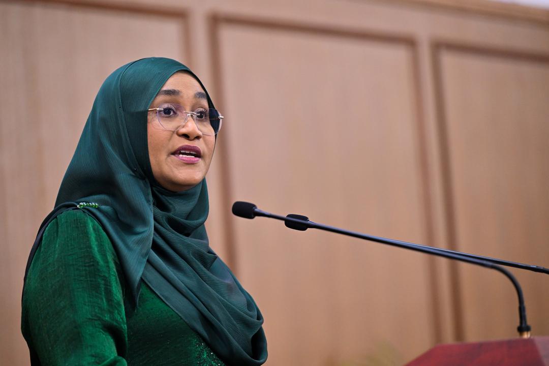 ހިސާބު ޢިލްމު ހަރުދަނާކުރުމަކީ ޤައުމުގެ ކުރިމަގަށް ކުރެވޭ ވުނަކުރުމެއް: ފަސްޓް ލޭޑީ