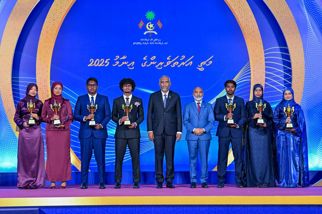 ރައީސުލްޖުމްހޫރިއްޔާ މަތީ އަރުތަވެރިންގެ އިނާމުގެ ފަހު ދަންފަޅި ޝަރަފްވެރި ކޮށްދެއްވައިފި