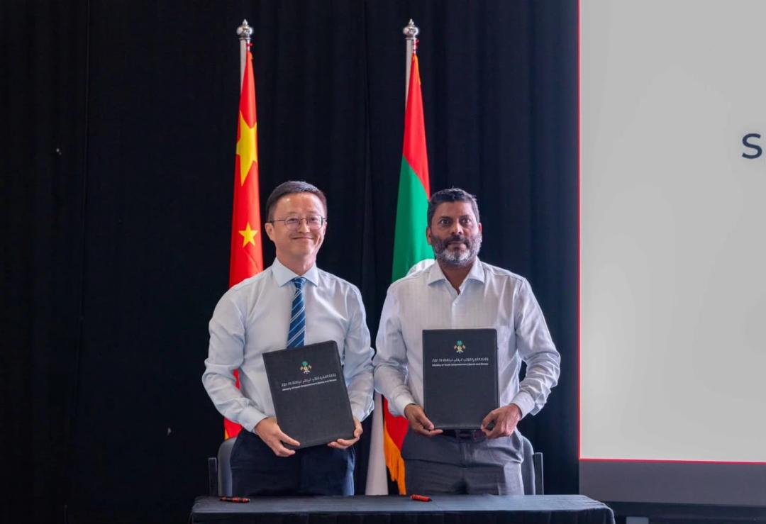 ޗައިނާ ސަރުކާރުން ރާއްޖެއަށް ގިނަ އަދަދެއްގެ ކުޅިވަރު ސާމާނު ހަދިޔާކޮށްފި