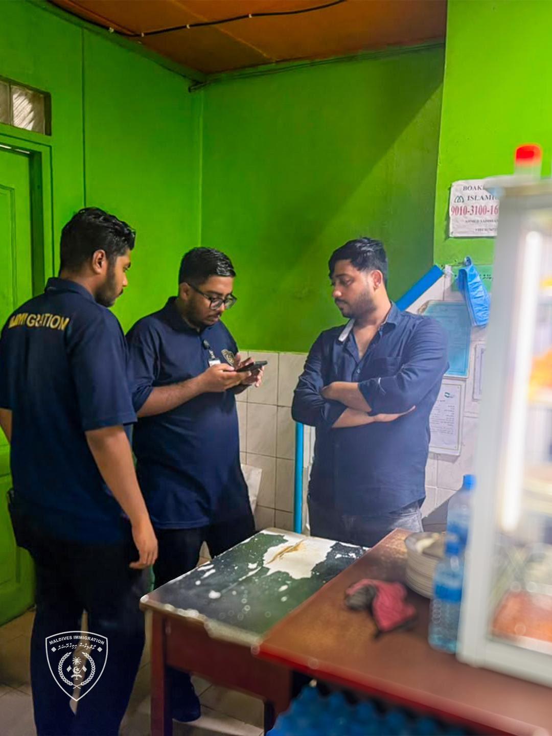 ޤަވައިދާ ހިލާފަށް އުޅެމުންދިޔަ 8 ބިދޭސީއަކު އިމިގްރޭޝަންގެ ބެލުމުގެ ދަށަށް 