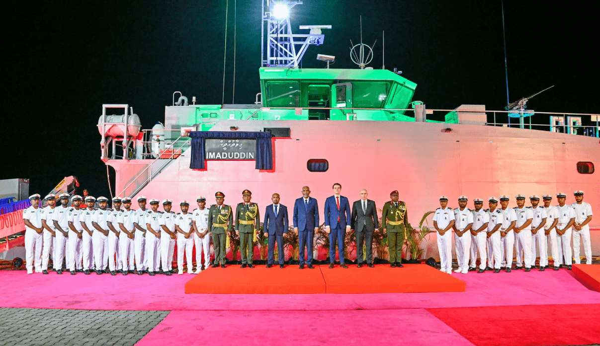 އޮސްޓްރޭލިއާ އިން ހަދިޔާކުރި މަނަވަރު ރައީސުލްޖުމްހޫރިއްޔާ ކޮމިޝަންކޮށްދެއްވައިފި