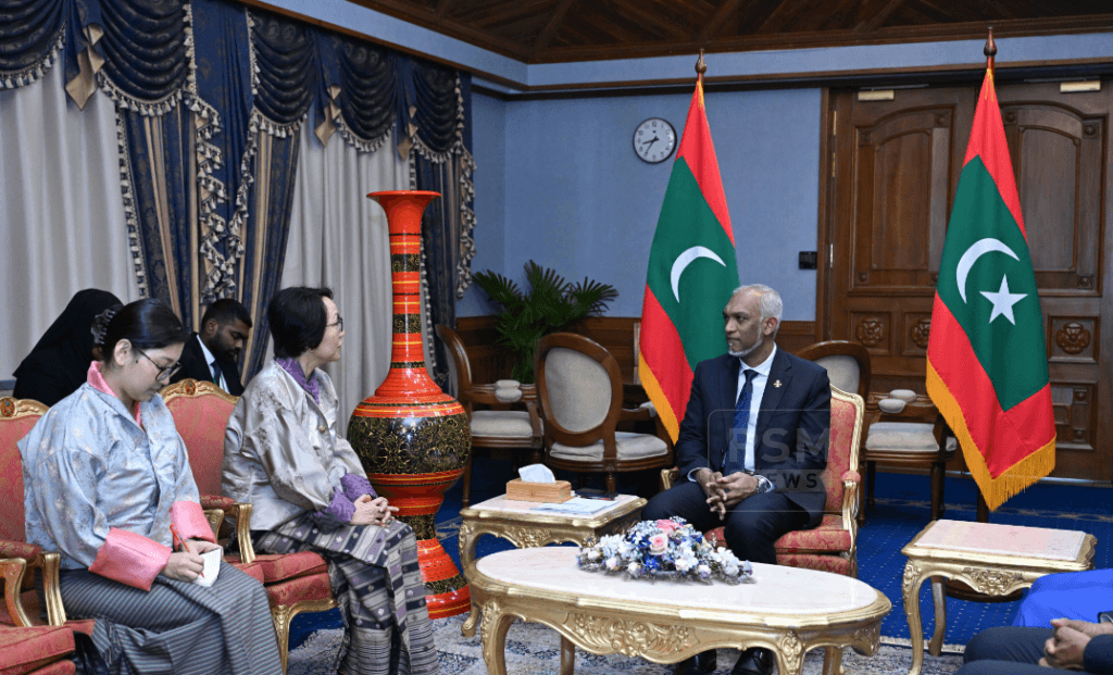 ހަ ޤައުމެއްގެ ނޮންރެސިޑެންޓް ސަފީރުން މަޤާމުގެ ފަތްކޮޅު އަރުވައިފި