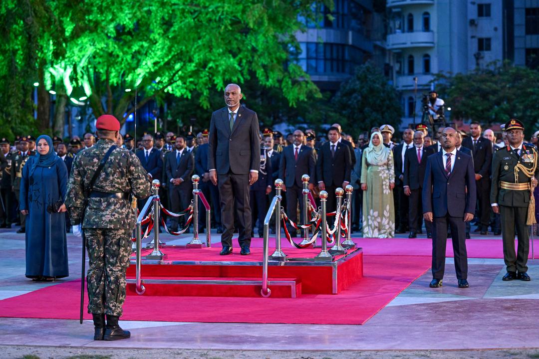މިނިވަން ދުވަހުގެ ދިދަނެގުމުގެ ޚާއްޞަ ރަސްމިއްޔާތުގައި ރައީސްގެ ދެކަނބަލުން ބައިވެރިވެވަޑައިގެންފި