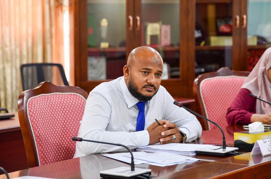  ލާމަރުކަޒީ ނިޒާމުގެ ވާހަކަ ދައްކަން އެމްޑީޕީ ބޭފުޅުން ލަދު ގަންނަން ޖެހޭނެ: މެމްބަރު ޝުޖާއު