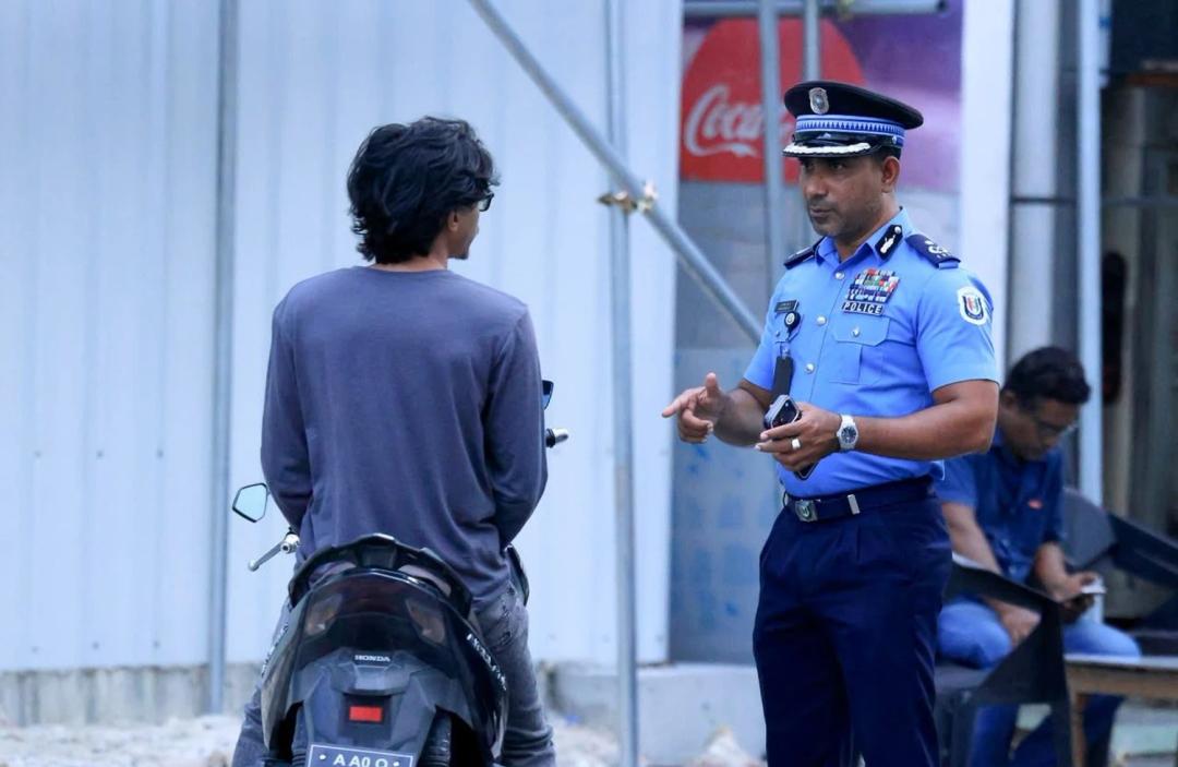 ހުޅުމާލޭގައި ފުލުހުން ރޯޑްޝޯއެއް ކުރިޔަށް ގެންގޮސްފި