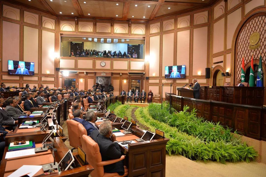 މަޖިލީހުގެ މި އަހަރުގެ ދެވަނަ ދައުރު އެއް ހަފުތާއަށް ދަންމާލައިފި