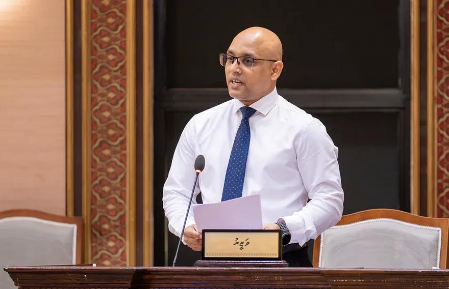 ފިކުރަށް ބަލައިގެން ސަރުކާރު ކުންފުނިތަކުން އެއްވެސް މުވައްޒަފަކު ވަކި ނުކުރާނެ: ޒަރީރު