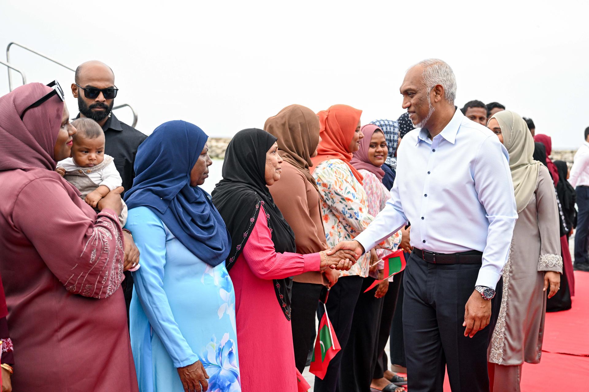 އުކުޅަސް ދަތުރުފުޅަށް ފަހު، ރައީސް މާލެ ވަޑައިގެންފި