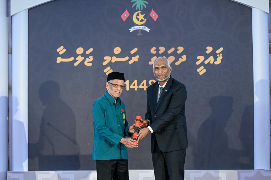 ނިޝާން ދިޔަމިގިލީ ޝަރަފުގެ ޢިއްޒަތް، ކަށިމާ އަޙްމަދު ޝާކިރަށް