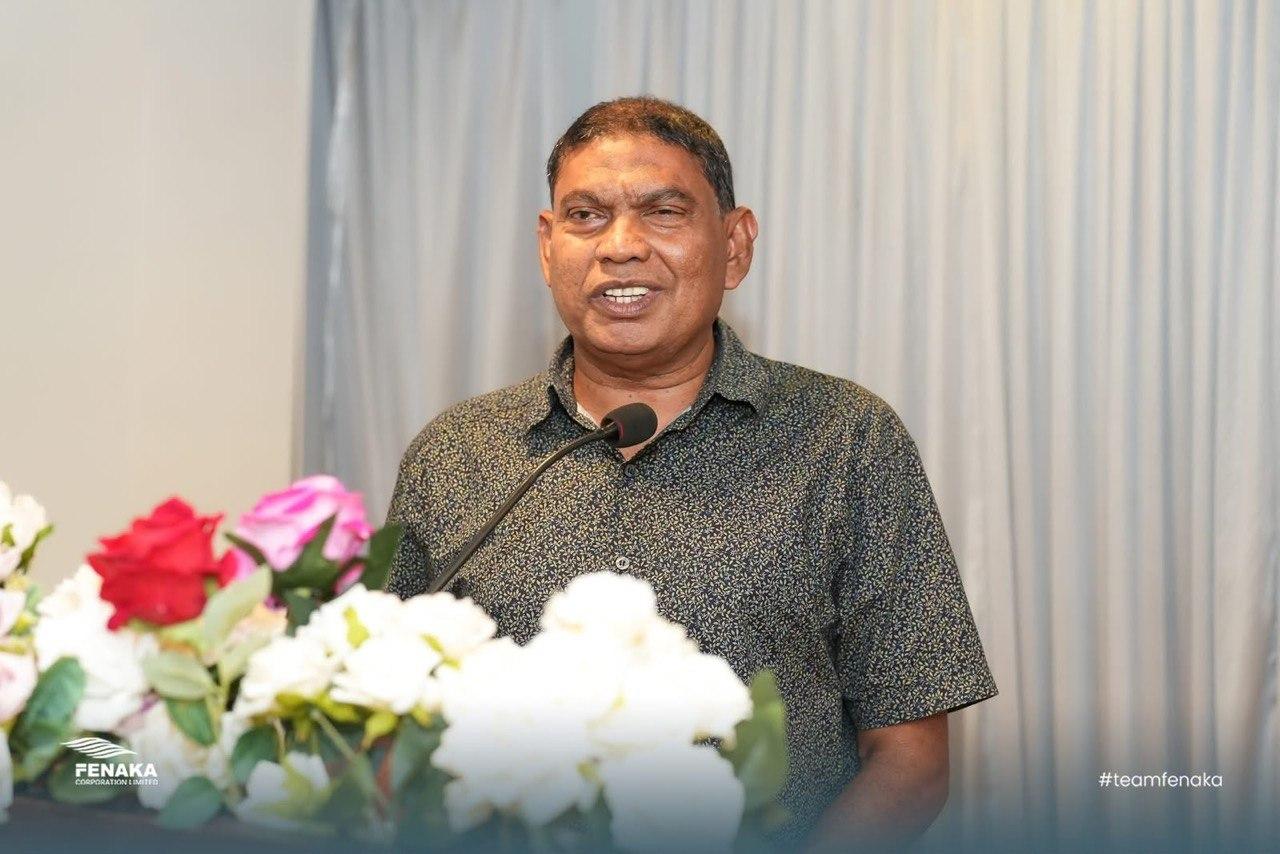 ފެނަކައިގެ ޕްރޮކިއުމަންޓް ޕޮލިސީ މުރާޖައާކުރުމަށް ބޭއްވި ސިމްޕޯޒިއަމްގެ ތެރެއިން އެމްޑީ ވާހަކަ ދައްކަަވަނީ، ފޮޓޯ: ފެނަކަ