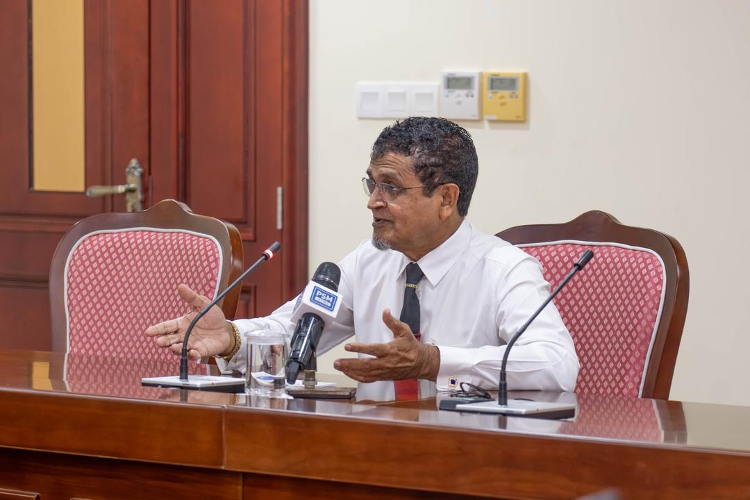 އެންމެ ބޮޑު އިސްކަމެއް ދޭނީ މުއައްސަސާތަކުން އަމިއްލަ އަށް އިސްނަގައި މައުލޫމާތު ހާމަކުރުމަށް: އަބްދުލްއަޒީޒު