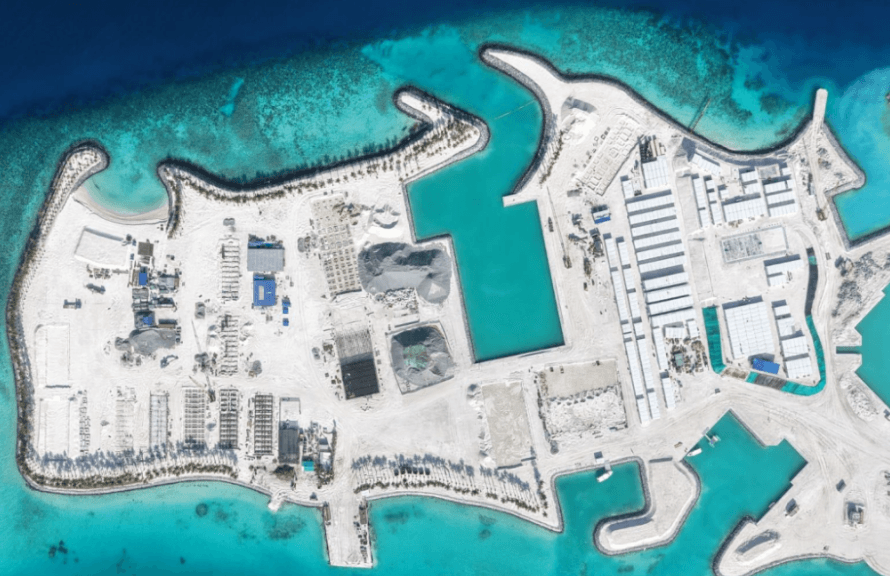 ނ.އަތޮޅުގައި ތަރައްގީކުރާ ޓައުންޝިޕްގެ މަސައްކަތް ފެންނަ މި އަހަރުގެ އޭޕްރިލްގައި ނަގާފައިވާ ފޮޓޮއެއް،