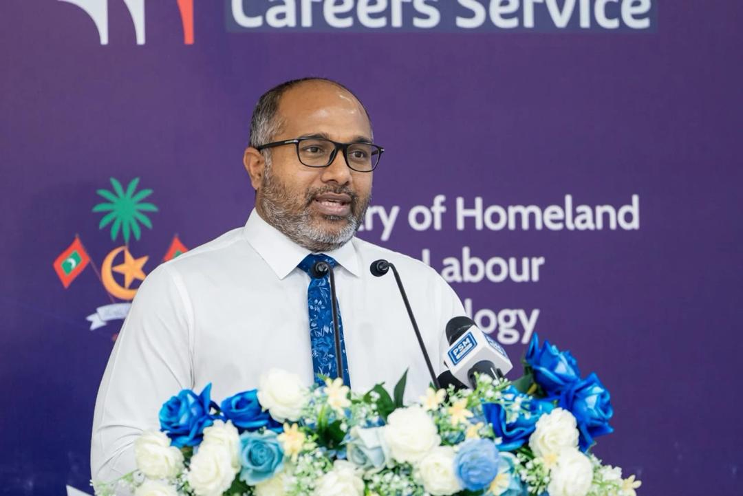 ސަރުކާރުގެ އަަމާޒަކީ ވަޒީފާގެ ބާޒާރު މިހާރަށް ވުރެ އިތުރަށް ފުޅާކުރުން: އިޙްސާން