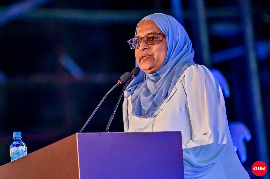 ރައީސް އޮފީހުގެ އިސް މަގާމަކަށް އާޒިމާ ޝުކޫރު