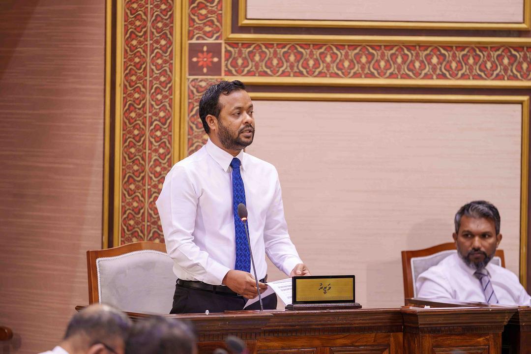 ރައްޔިތުންނަށް ޚިދުމަތް ދިނުމުގައި ލަސްވަނީ ކުރީ ސަރުކާރުން ހޭވި ހަޑީގެ ސަބަބުން: ވަޒީރު މުއްތަލިބް