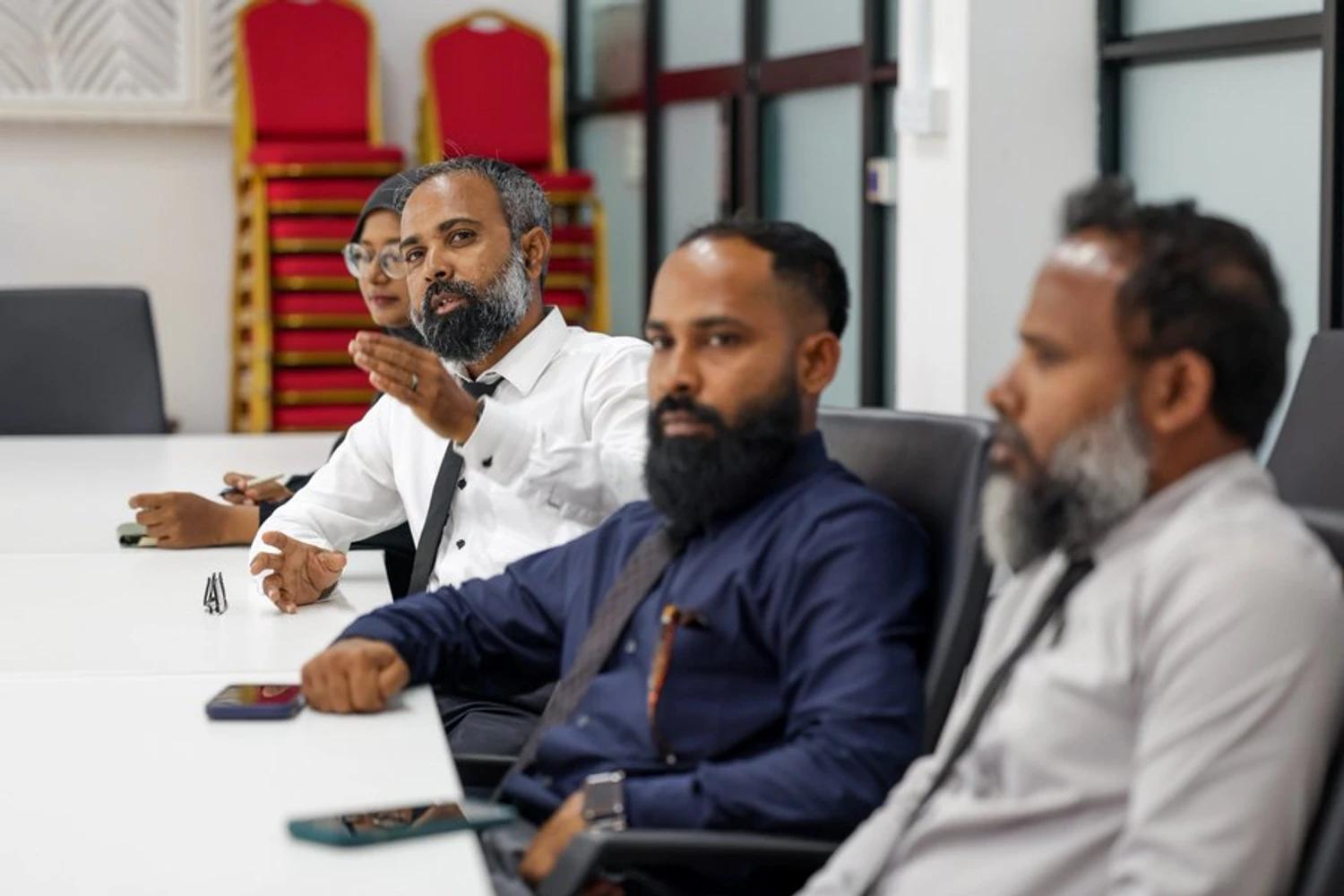 ވޭވަށުގެ ތިމާވެށީގެ މައްސަލަތަކާ ގުޅޭގޮތުން އެންވަޔަރަންމަންޓް މިނިސްޓްރީއާއި މަޝްވަރާކޮށްފި