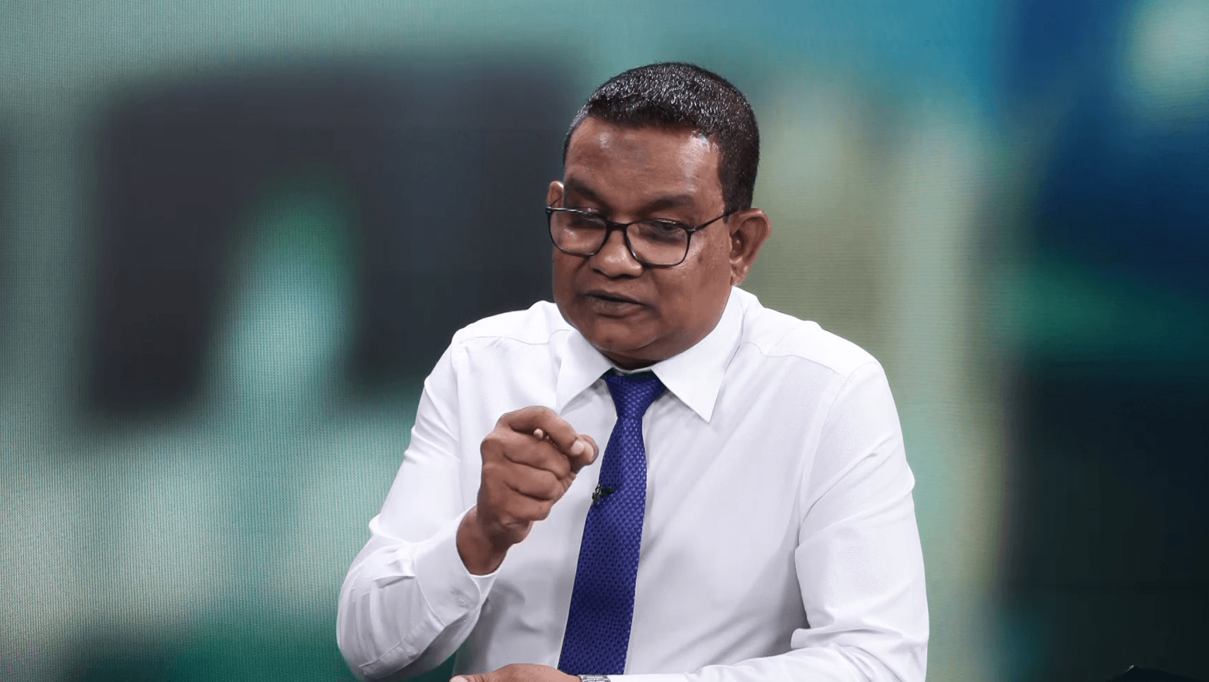 ބަޔަކު ވާދަވެރިކަމުގައި ބުއްދި ފިލައިގެން ގޮސް ދައްކާ ވާހަކަތަކަށް ރިއެކްޓްކުރުމުގެ ބޭނުމެއް ނެތް: ހަސަން މުފީދު