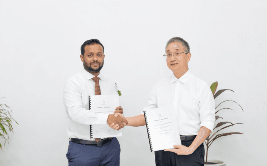 އައްޑޫ ލިންކް ރޯޑު ބޮޑު ބަދަލަކަށް: 12.3 ކިލޯމީޓަރުގެ ސަރަހައްދެއް 4 ލޭނަށް ފުޅާކުރަން ހަވާލުކޮށްފި