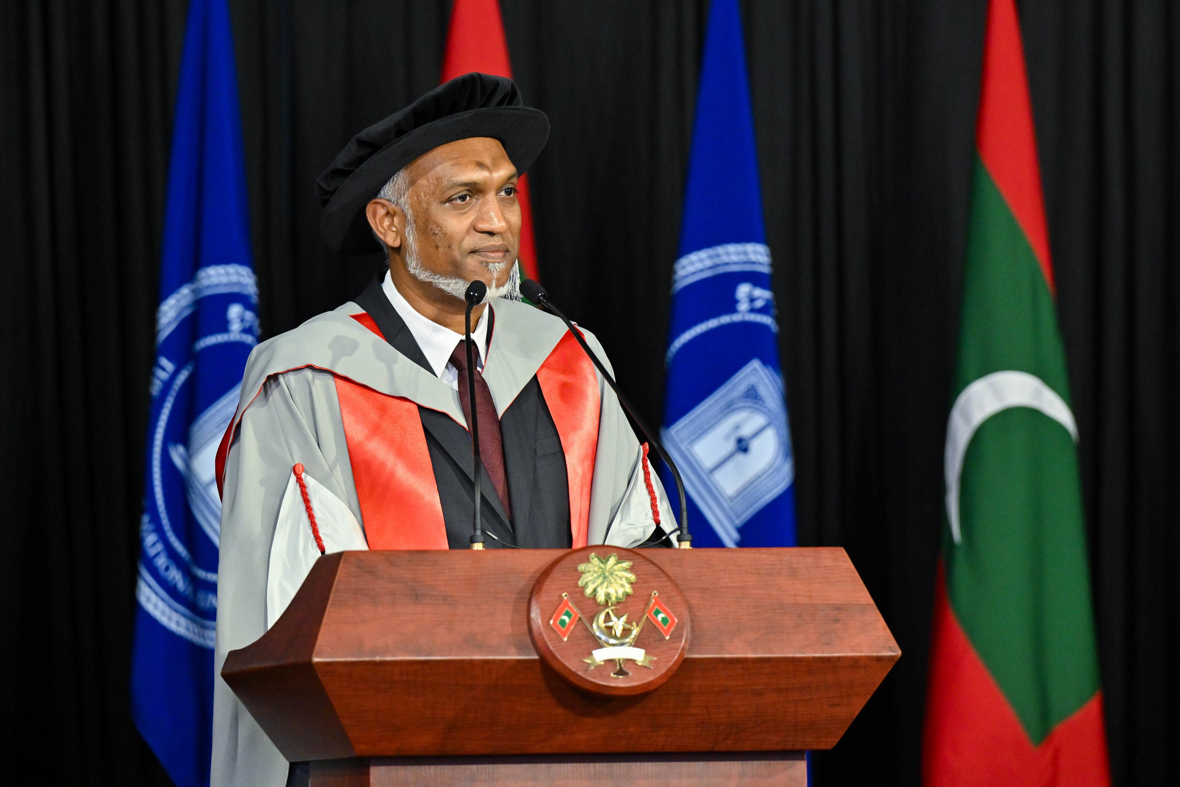 މަތީ ތަޢުލީމަށް ދޫކުރާ ލޯނުތަކުން ނަގާ އެޑިމިނިސްޓްރޭޓިވް ފީ އުނިކުރަން ނިންމައިފި