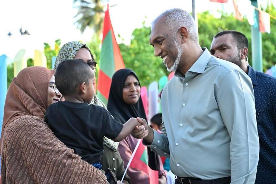 ރައީސް އަތޮޅުތެރެއަށް: މިއަދުވެސް 3 ރަށެއްގެ ރައްޔިތުންނާ ބައްދަލުކުރައްވާނެ