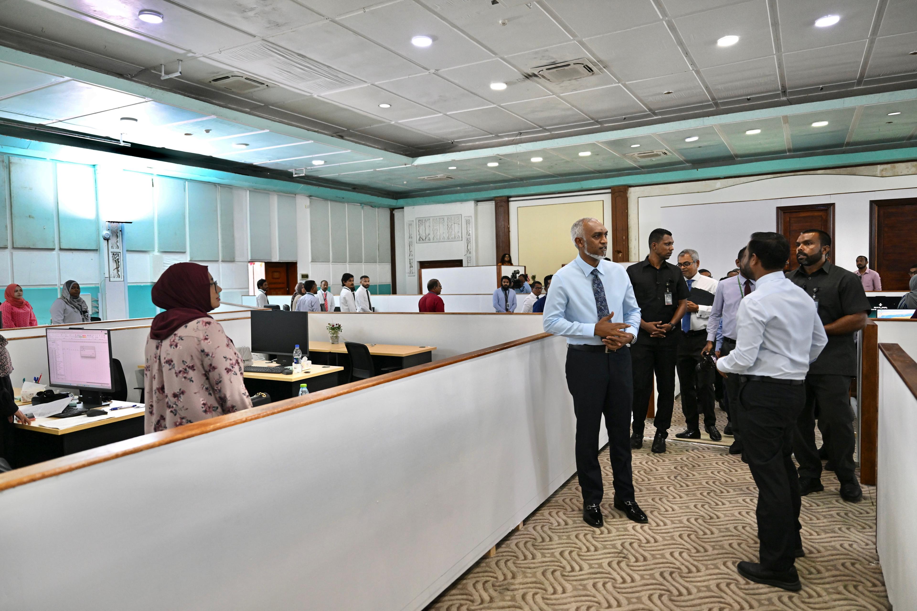 ދަރުބާރުގެ ކުއްޔަށް ދިނުން ވަގުތީގޮތުން ހުއްޓާލައިފި 