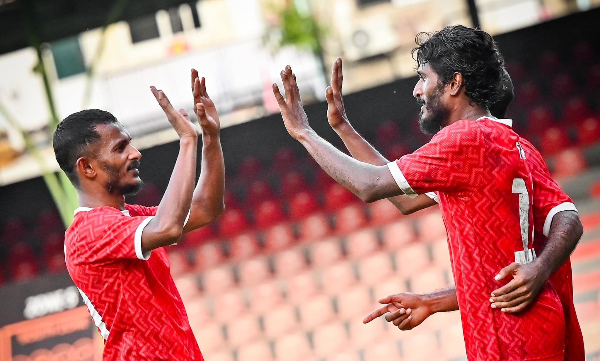 އޭދަފުށީގެ ޓީމުން ވަނީ ސެމީގައި ނައިފަރު ބަލިކޮށްފައި. ފޮޓޯ: ނިޝާން އަލީ | މިހާރު