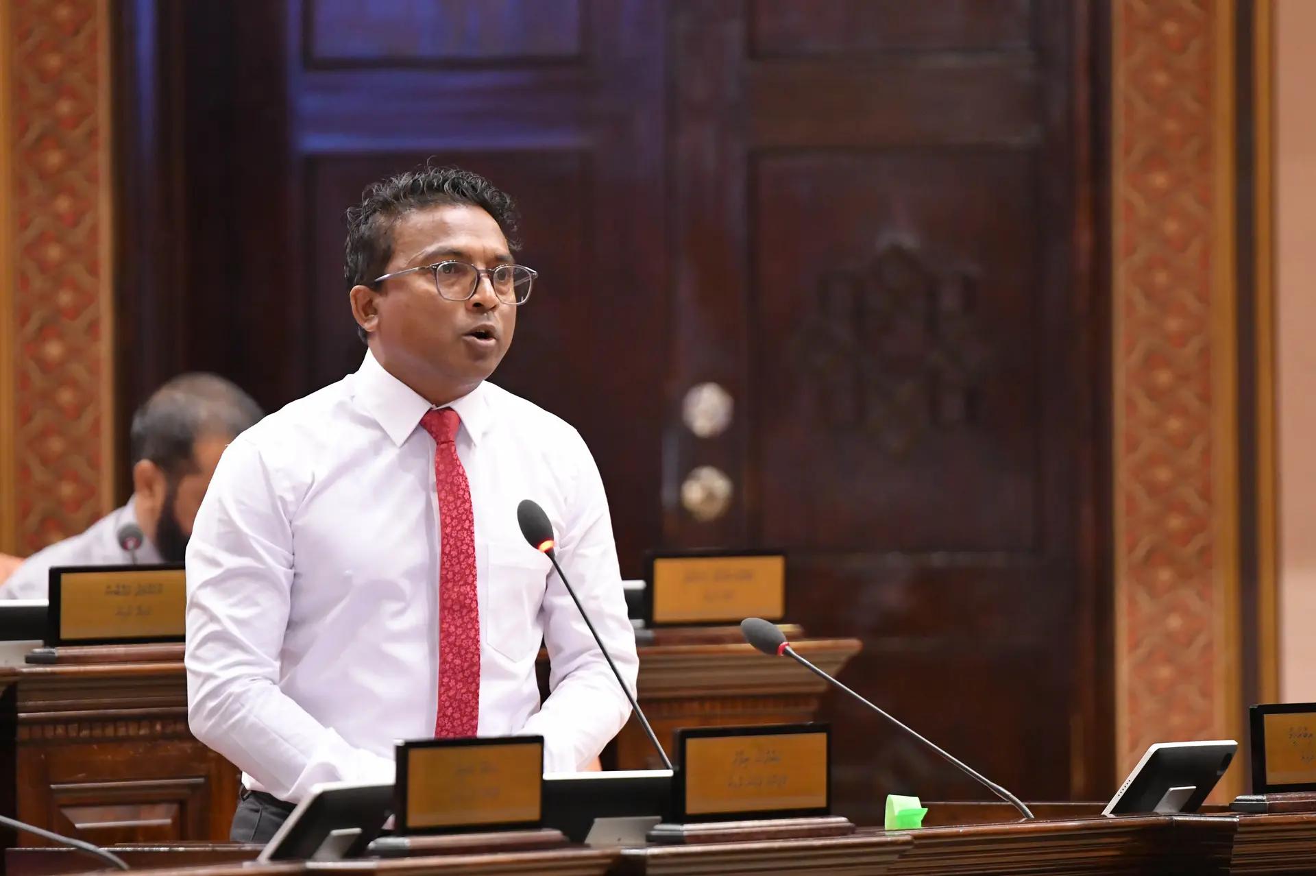 ބަންޑާރަނައިބުގެ އޮފީސް ސިވިލްސާވިސް އިން ވަކިކުރާ ބިލު ބަލައިގެންފި 