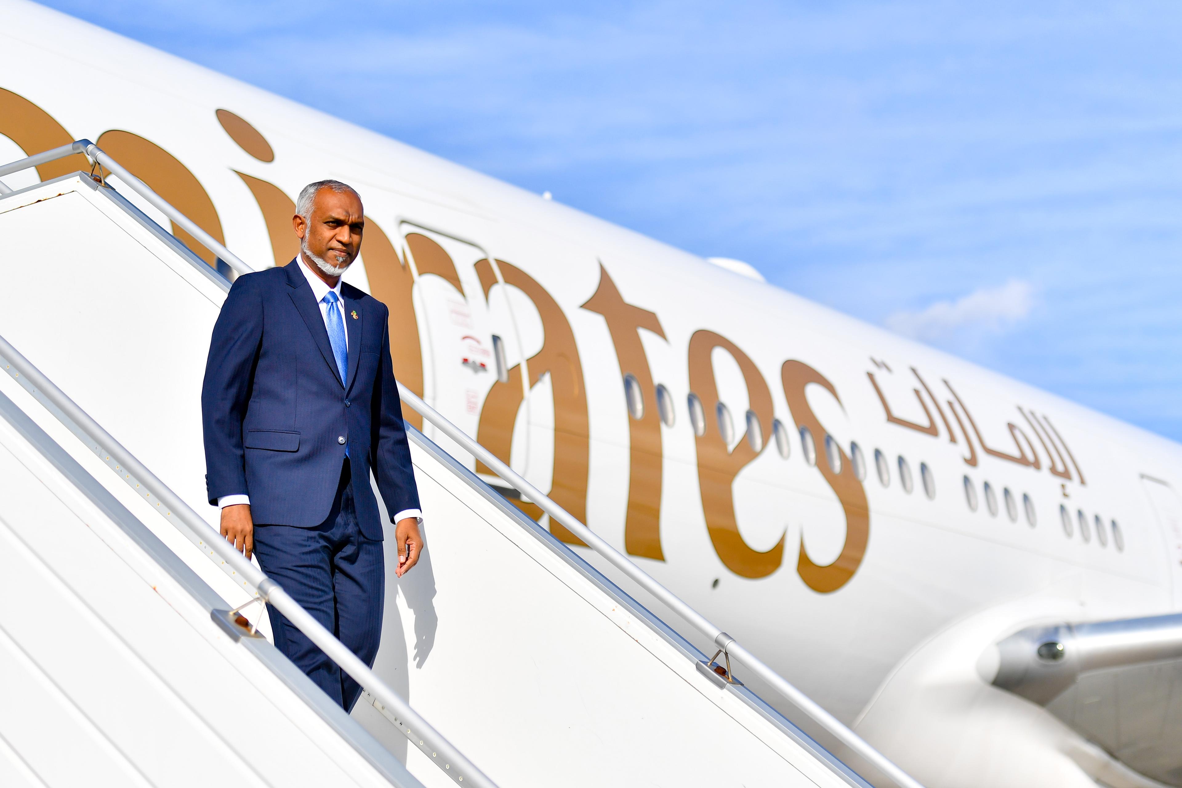 President and First Lady Depart for Unofficial Visit to Singapore
