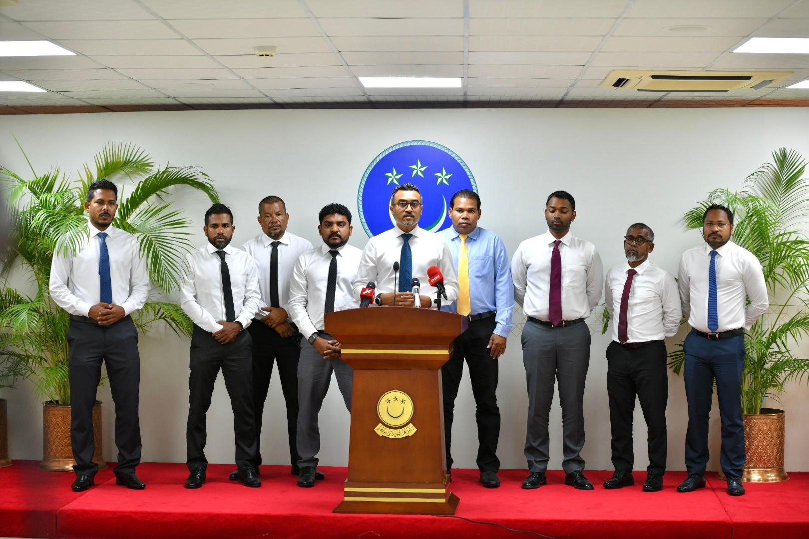  ހައިދަރުގެ ޖަވާބުތަކާމެދު ހިތްހަމަނުޖެހި މަޖިލިސް ޖަލްސާ ހުއްޓުވާލައިފި