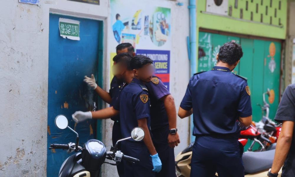 ރެއިޑެއްގައި ގަވައިދާ ހިލާފަށް އުޅުނު ބިދޭސީންތަކެއް އިމިގްރޭޝަންގެ ބެލުމުގެ ދަށަށް ގެނެސްފި