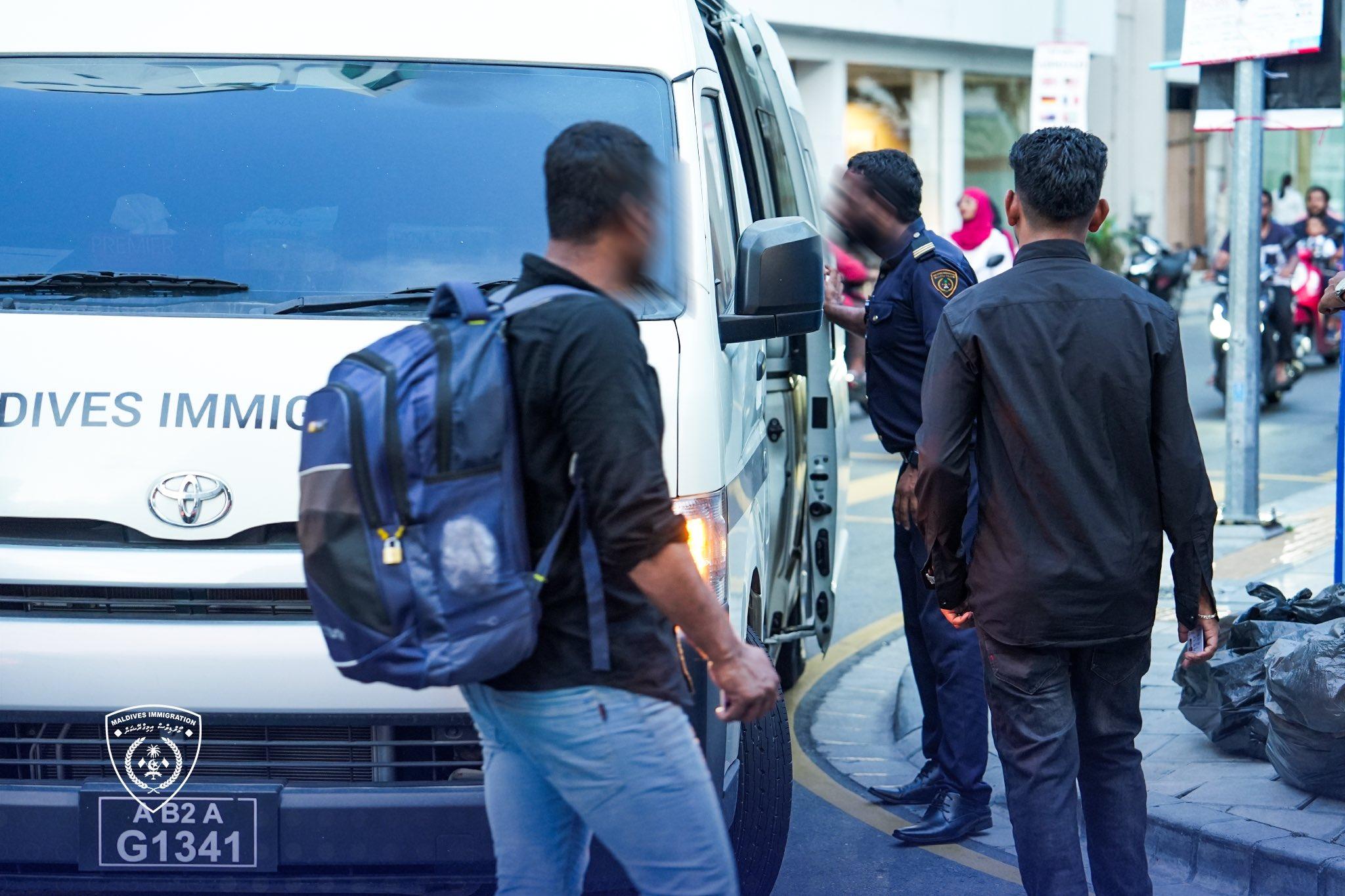 މިއަދު މުޒާހަރާކުރި ބިދޭސީންގެ މައްސަލަ އެލްއާރުއޭ އިން ބަލަނީ 