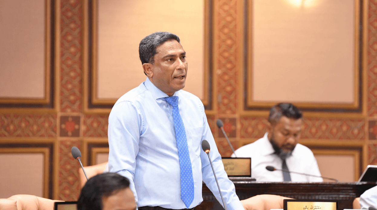 މިދިޔަ ސަރުކާރުން ގެރެންޓީއެއް ނުބަހައްޓާ  އަމިއްލަ ފަރާތަކަށް 4.5 މިލިއަން ރުފިޔާ ދޫކުރި: ސައުދުﷲ