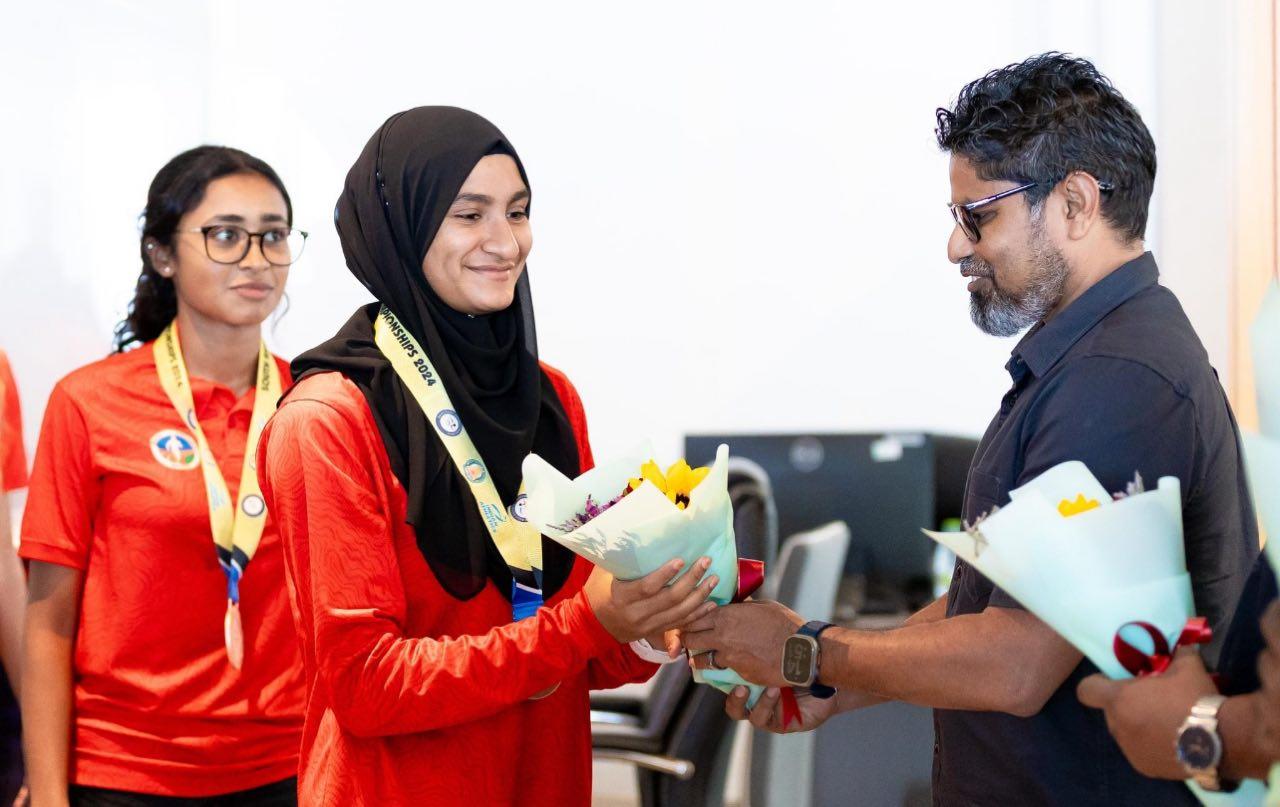 ޖޫނިއާ އެތުލެޓިކްސް ޓީމަށް ހޫނު މަރުޙަބާއެއް