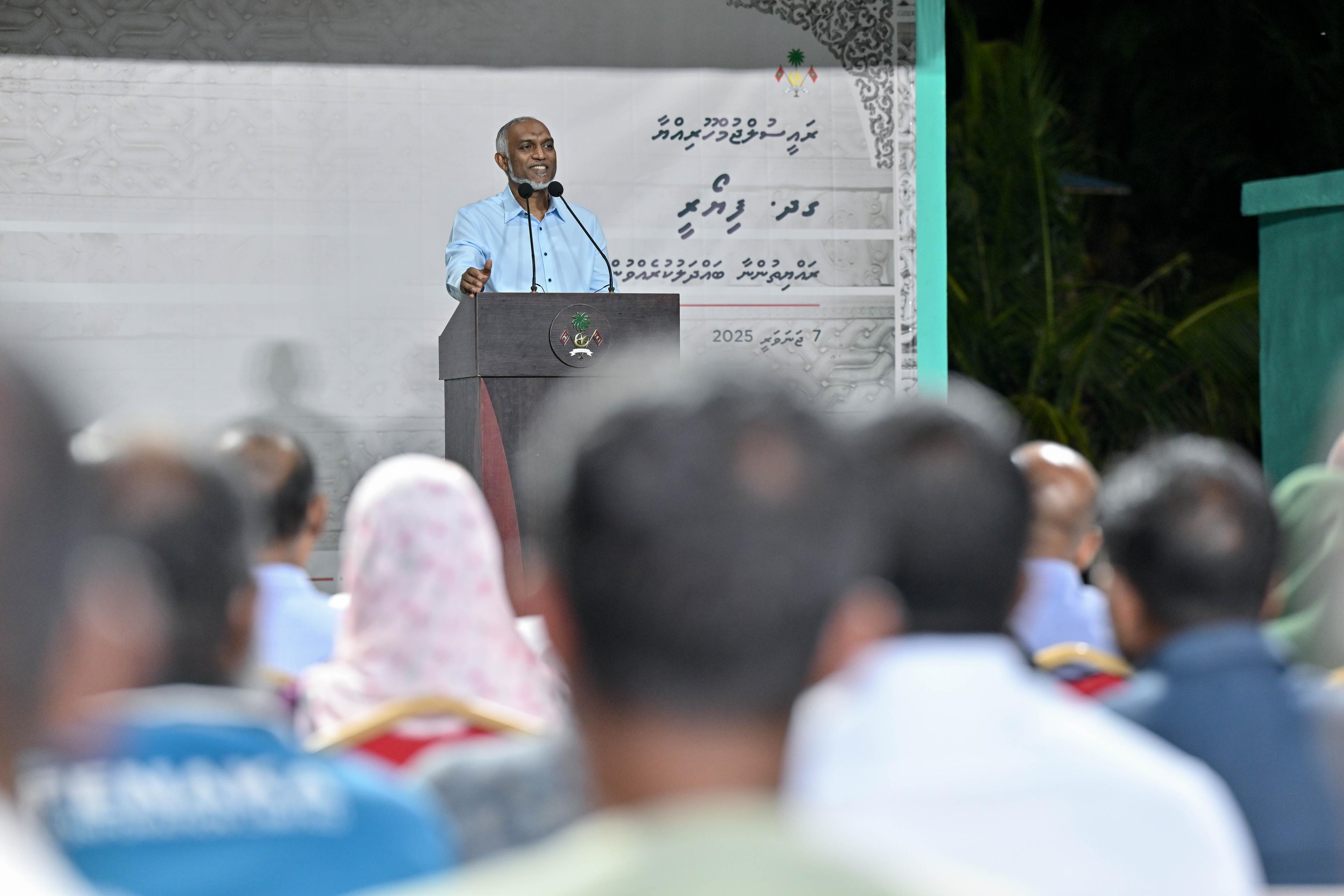 ރައީސްގެ ޚިޔާލަކީ ކައުންސިލުތަކުގެ ރައިސާއީ ނައިބު ރައީސް ފިޔަވައި އެހެން މެންބަރުން ޕާޓް ޓައިމް ކުރުން