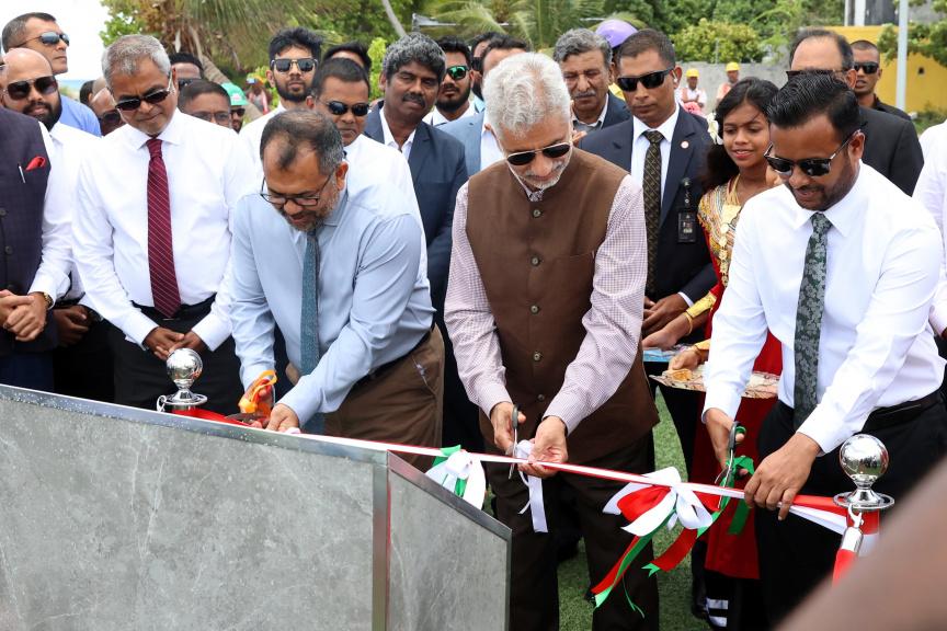 އައްޑޫގައި ޤާއިމުކޮށްފައިވާ ފެން ހިންދާ ނިޒާމުގެ ޕަމްޕްތައް މާލެ ނުގެންދާނެ: ވަޒީރު