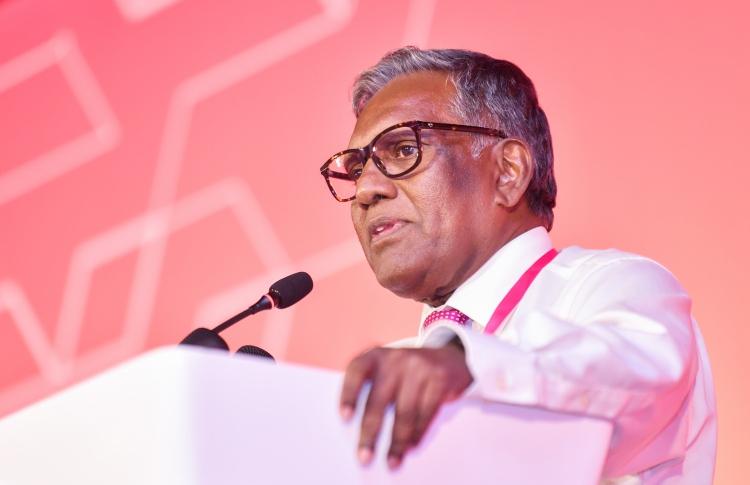ސިޔާސީ ހަމަނުޖެހުންތަކުގެ ތެރެއަށް ކުޑަކުދިން ވެއްދުން ބަލައެއް ނުގަންނަން - ޑރ ވަޙީދު 