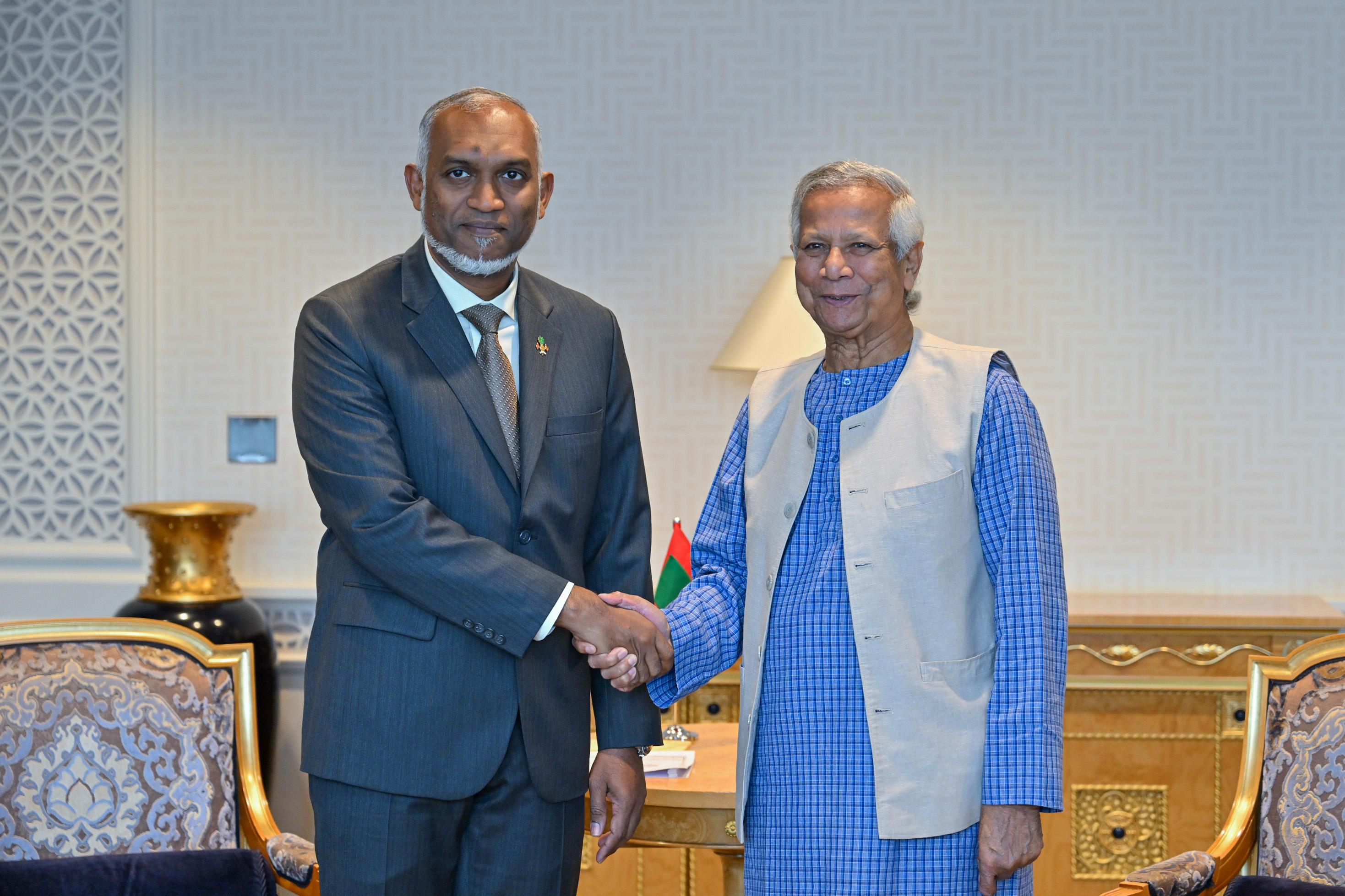 ރައީސް، ބަންގްލަދޭޝްގެ މިނިވަން ދުވަހުގެ ތަހުނިޔާ ފޮނުއްވަިފި