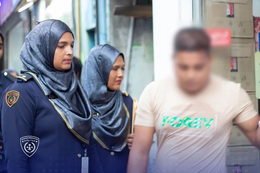  އަންހެން އޮފިސަރުންގެ ރެއިޑް އޮޕަރޭޝަނުގައި 17 ބިދޭސީން ހިފަހައްޓައިފި