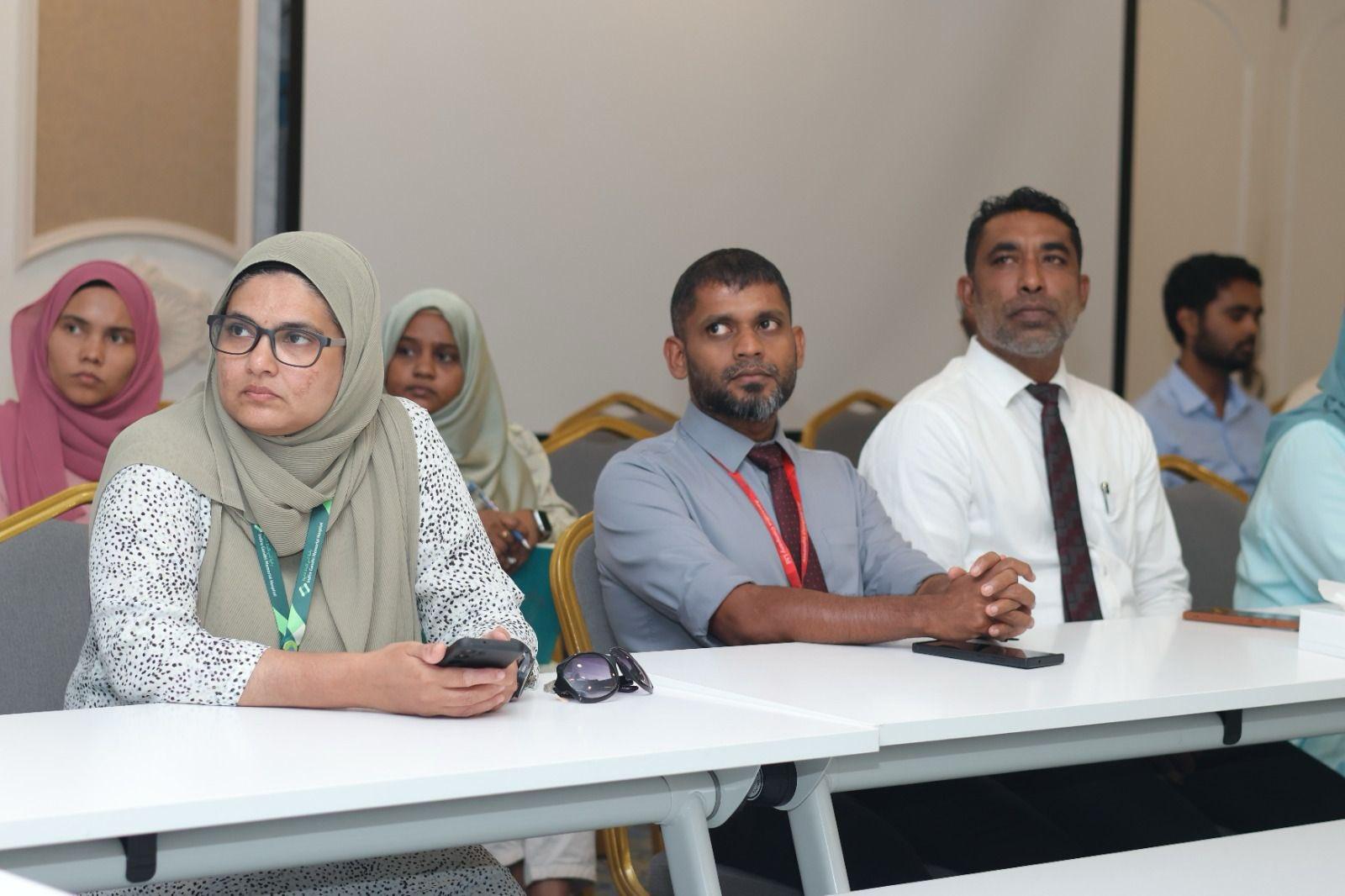 ޞިއްހީ ދާއިރާގެ ޚިދުމަތް ޑިޖިޓަލް ކުރުމާއި ގުޅޭގޮތުން ބޭއްވި މަޝްވަރާ ބައްދަލުވުމުގެ ތެރެއިން -- ފޮޓޯ: ސިއްހީ ވުޒާރާ