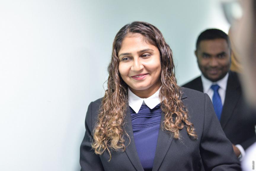 އަޒްމިރަލްދާ ހުށަހެޅި ޝަކުވާ މަޖިލީހުން ބަލަނީ 