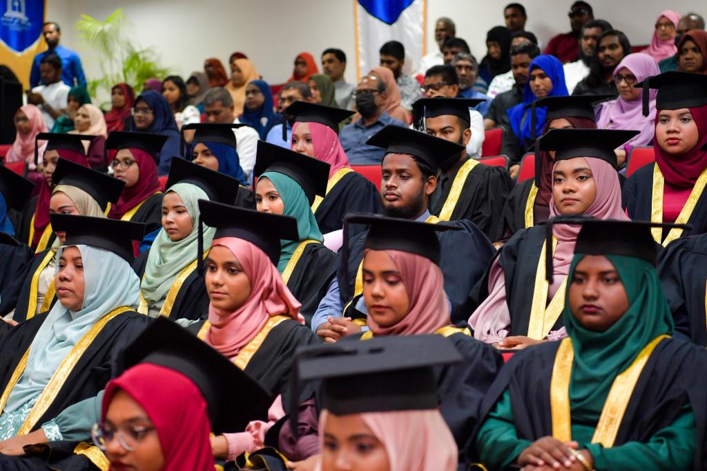 ޕްރޮފެޝަނަލް އެކައުންޓެންޓްގެ ދާއިރާއިން ކިޔަވަން ސްކޮލަރޝިޕް ލިބުނު 100 ދަރިވަރުންނަށް ލިޔުން ދީފި