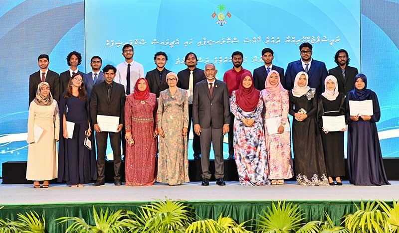 ސްޓޫޑެންޓް ލޯނުގެ 500 ފުރުޞަތަށް 1300 ދަރިވަރުން ކުރިމަތިލައިފި